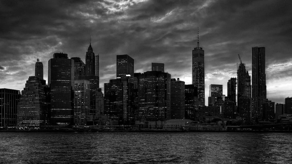 Vista urbana de edificios en la portada